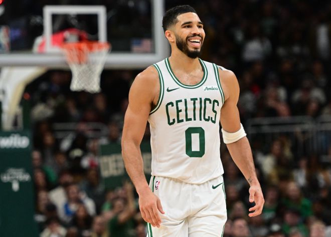 塔图姆在公牛比赛中刷新纪录，战术调整引发热议！