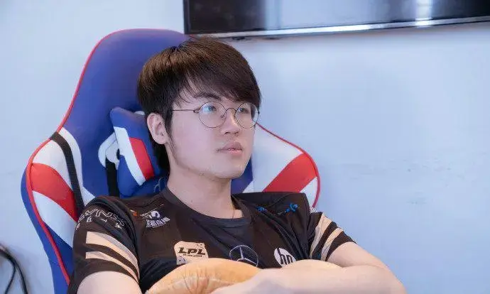 开云中国-Karsa焦点对战，蒂姆与70激战DWG分钟，持续失利胜负难料！比赛高潮迭起-开云中国